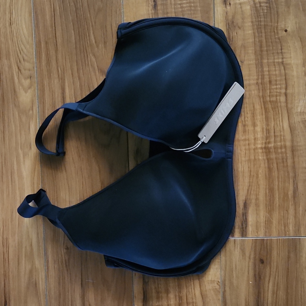 Skims NWT Weightless Scoop Bra in Onyx 38G/38DDDD